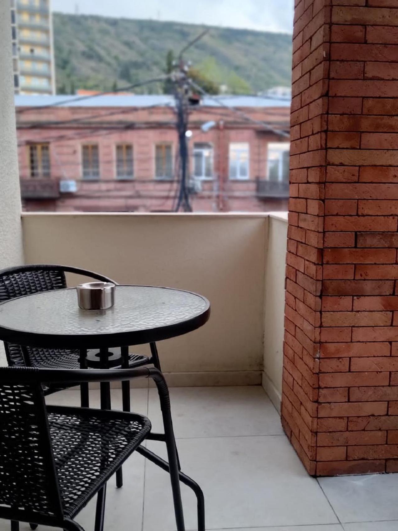 Hotel Well Inn Τυφλίδα Εξωτερικό φωτογραφία