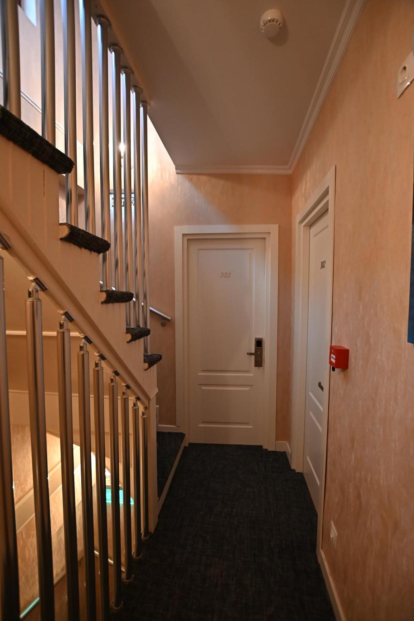 Hotel Well Inn Τυφλίδα Εξωτερικό φωτογραφία