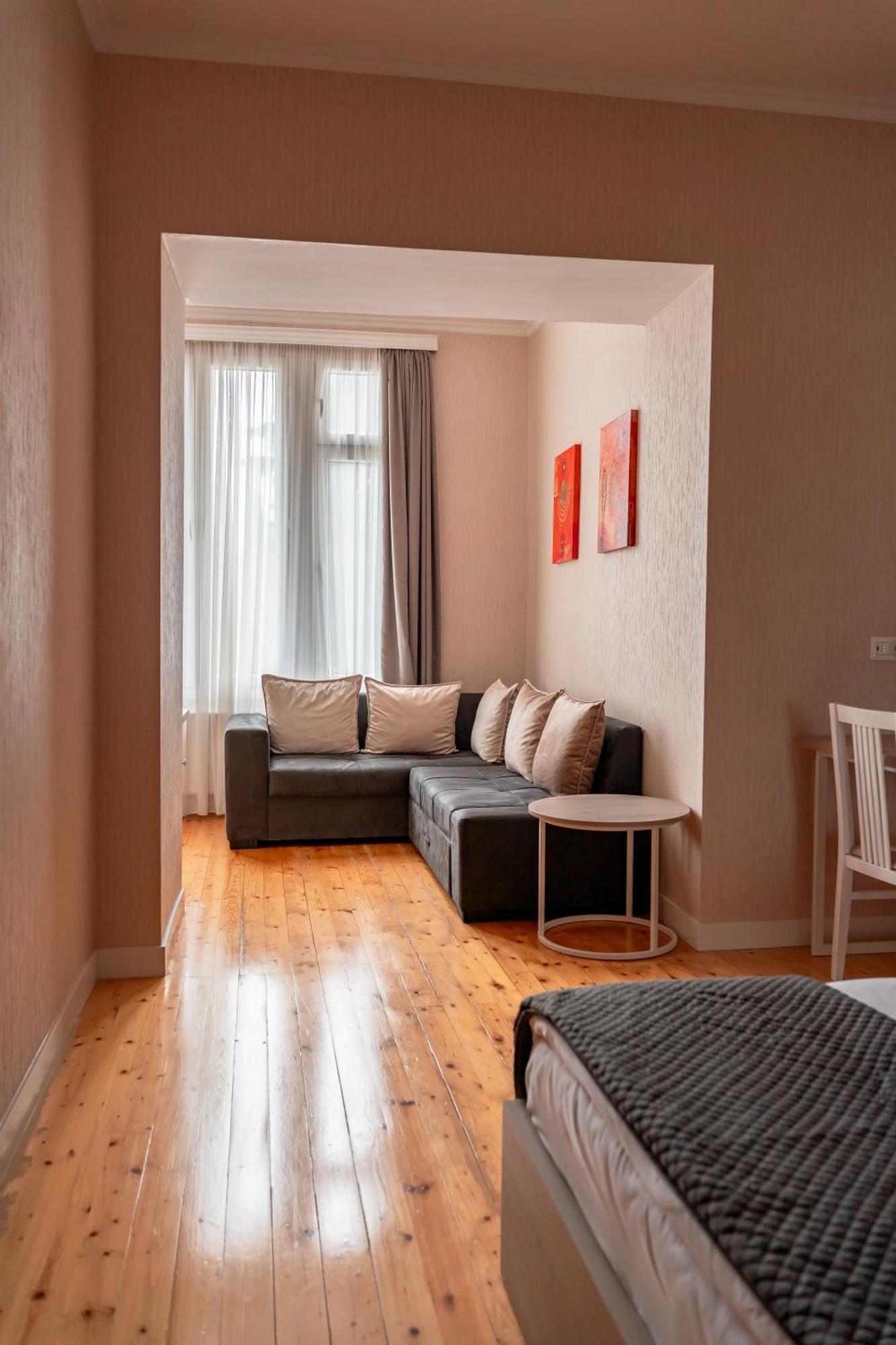 Hotel Well Inn Τυφλίδα Εξωτερικό φωτογραφία