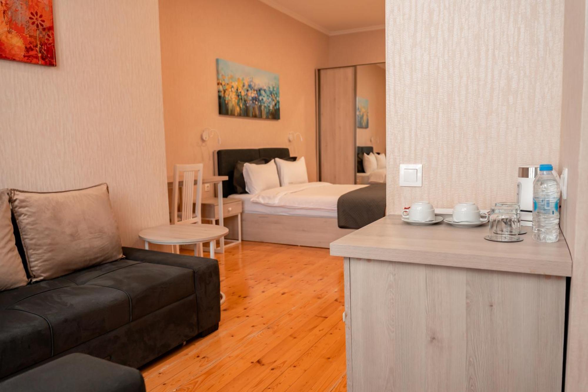 Hotel Well Inn Τυφλίδα Εξωτερικό φωτογραφία