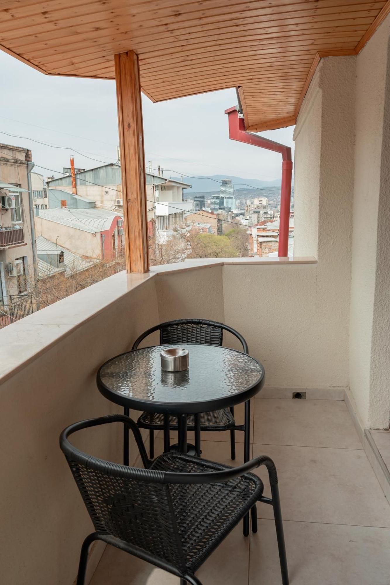 Hotel Well Inn Τυφλίδα Εξωτερικό φωτογραφία