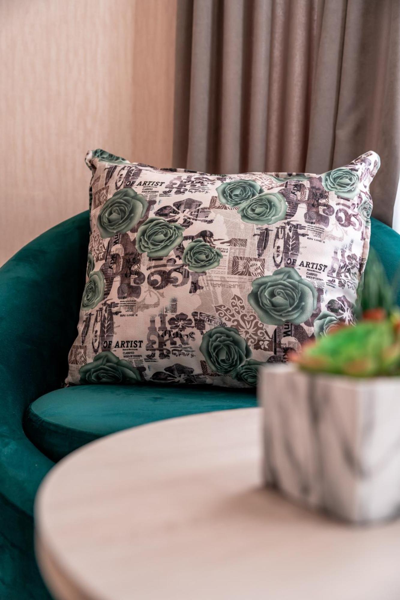 Hotel Well Inn Τυφλίδα Εξωτερικό φωτογραφία